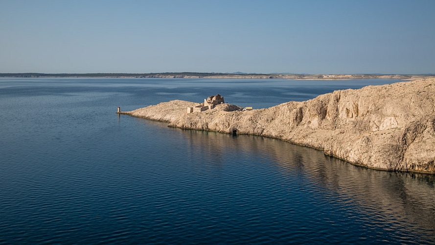 _16C8001 Pag Island.jpg
